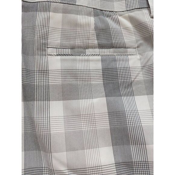 PGA Tour Pro Series Mens Gray White Plaid UPF 50+ Golf Shorts Size 38 NWT - Picture 3 of 6